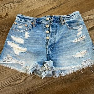 Abercrombie & Fitch distressed jean shorts 28
